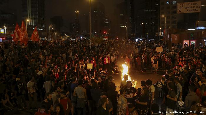 Protesters, police clash in Brazil at pro-Rousseff protest